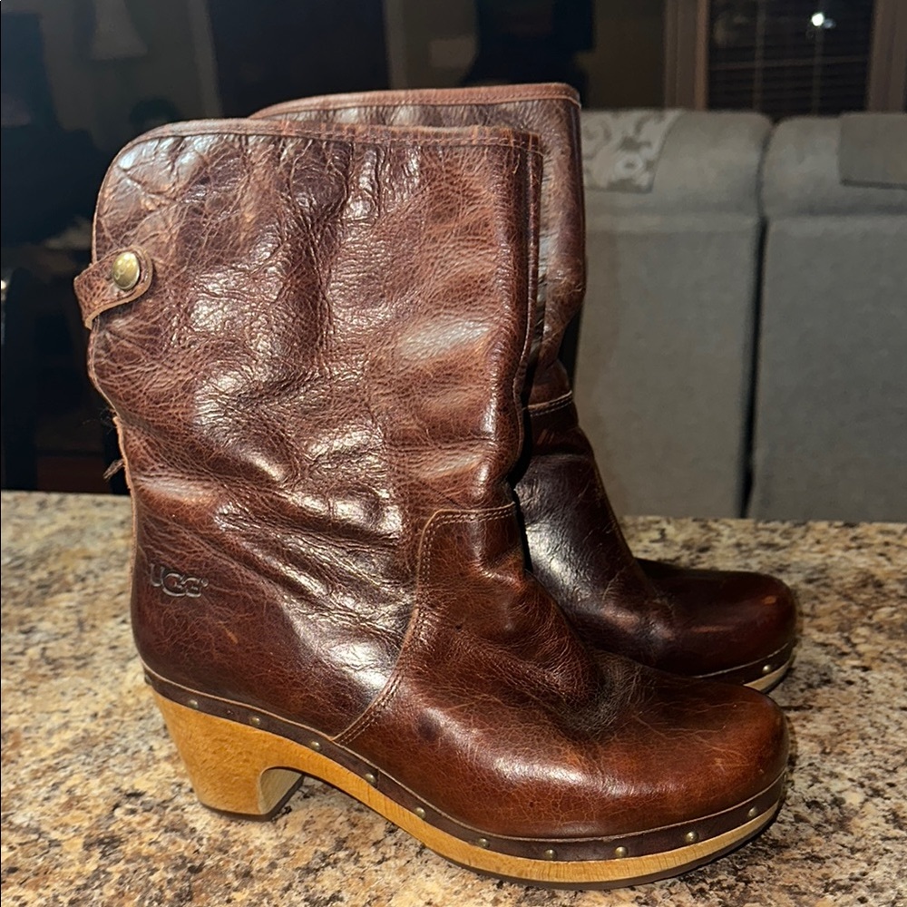 UGG LEATHER HEELED LINED BOOTS SIZE 8